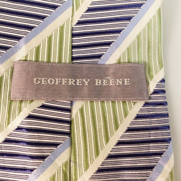 GEOFFREY BEENE Men's 100% Silk Lime Green Gray Neck Tie STANDARD Striped Chevron - Picture 3 of 13